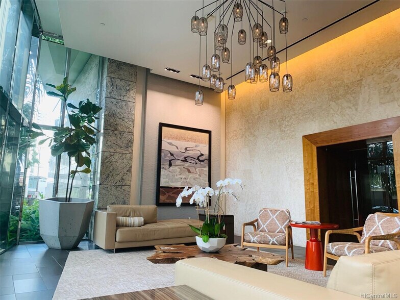 Building Photo - 1189 Waimanu St