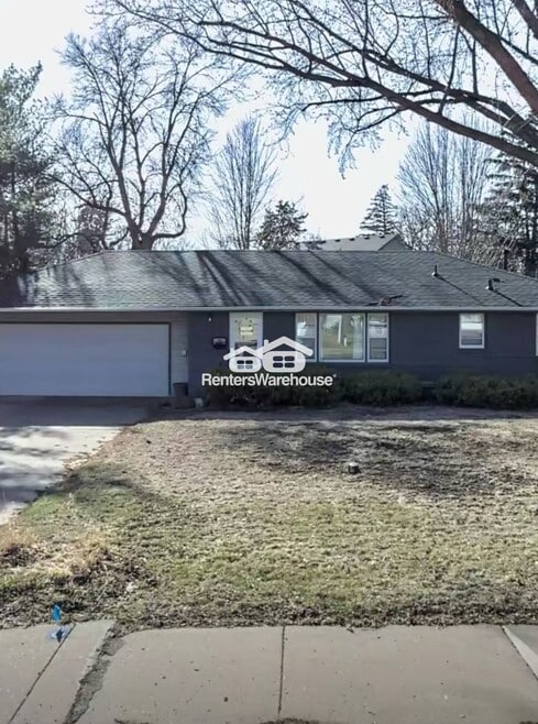 Building Photo - 3815 Douglas Dr N