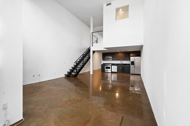 Building Photo - 4111 W Sunset Blvd