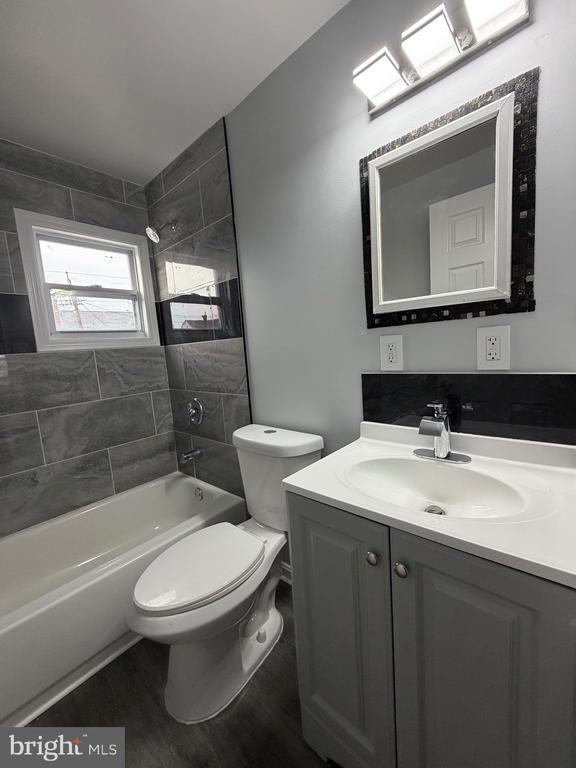 Building Photo - 2004 Kelmore Rd