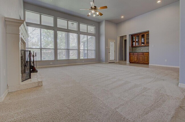 Building Photo - 2785 Lake Forest Dr