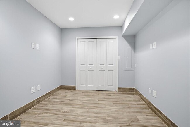 Building Photo - 2407 Grays Ferry Ave