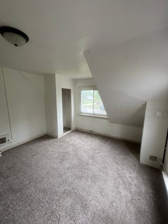 Building Photo - 2417 W Jolly Rd