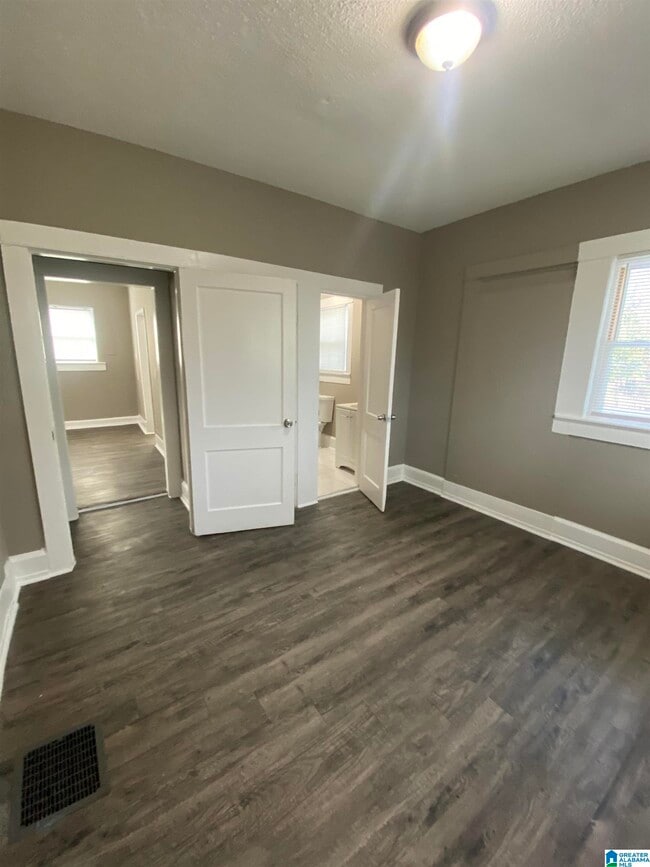 Primary Photo - 5401 Avenue M