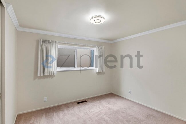 Building Photo - 78 St Marks Ct