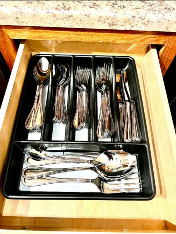 Kitchen - 4311 Frontenac Dr