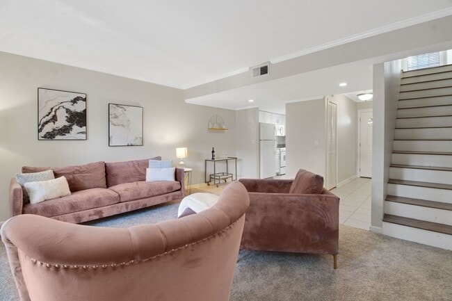 Building Photo - Knollwood Estates