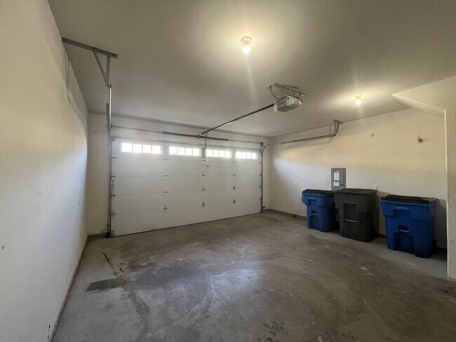 Building Photo - Recently Renovated! Spacious 3 Bedroom Home with Fenced Yard, Patio, and 2-Car Garage With Move I...