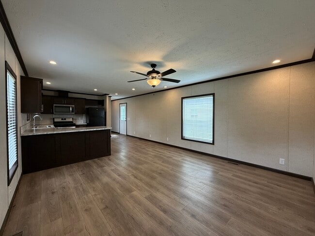 Building Photo - 38110 Versailles St