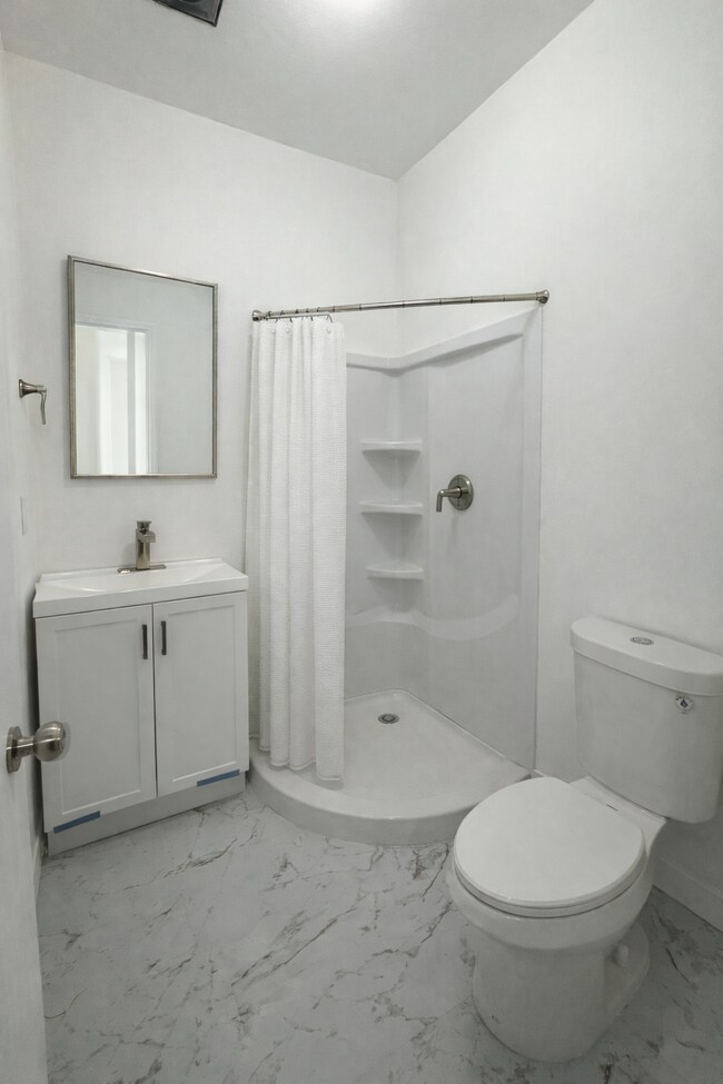 Building Photo - 211 N Vendome St