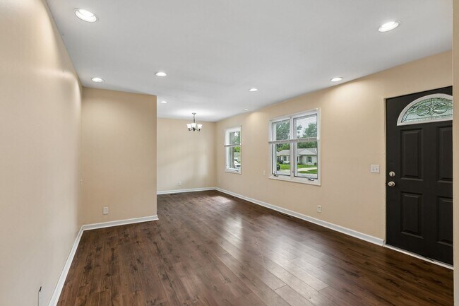 Building Photo - Charming 3-Bedroom Home in a Prime Aksarben Location!
