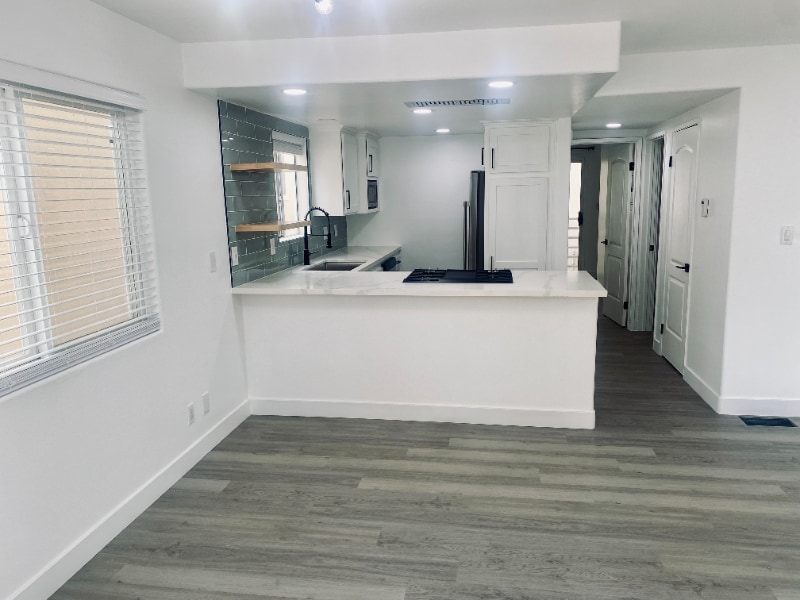 Building Photo - 213 Moonstone St