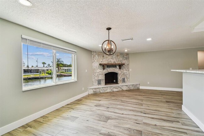 Building Photo - 13909 Berkowitz Ave