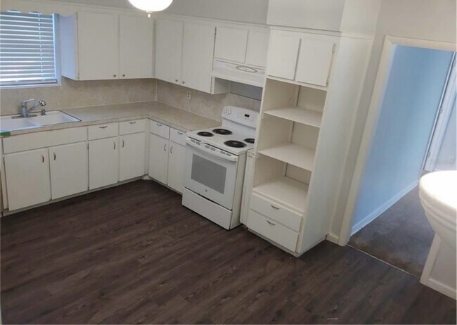 Building Photo - 5511 Playa Way