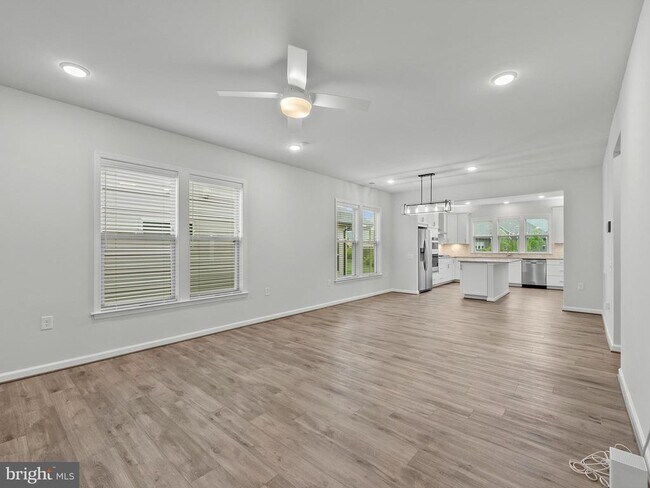 Building Photo - 6248 Zinnia Ln