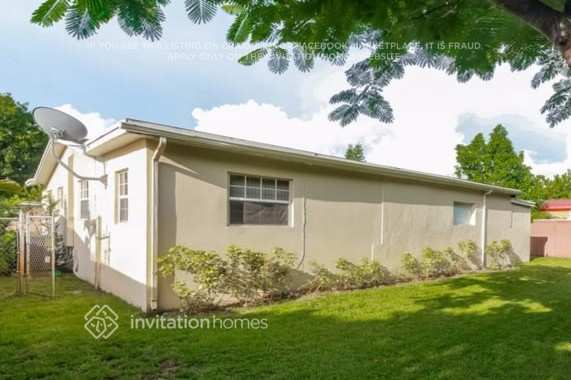 Building Photo - 7041 SW 2nd Ct