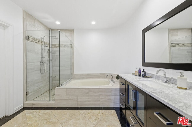 Building Photo - 24366 La Masina Ct