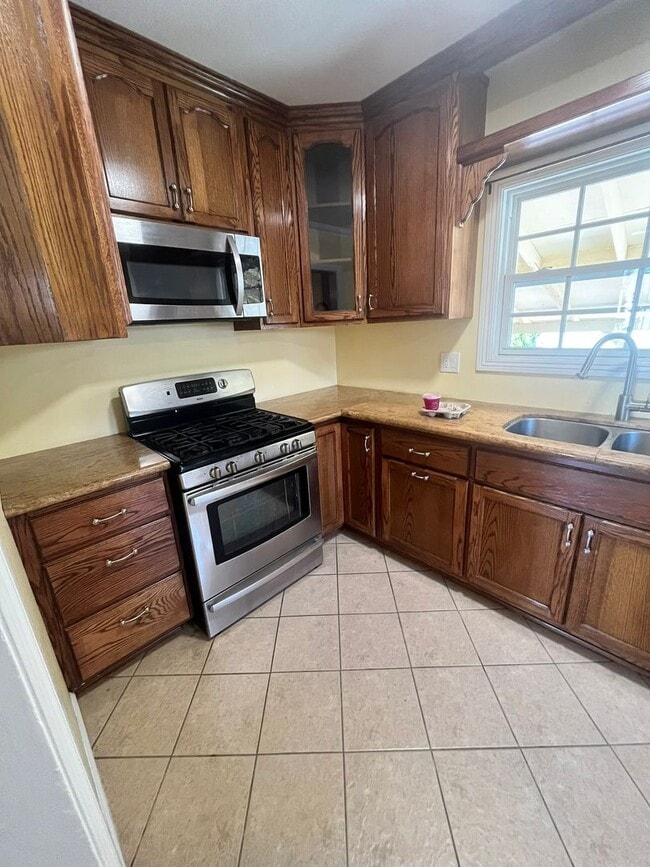 Building Photo - Well-Maintained San Diego Home with Classi...