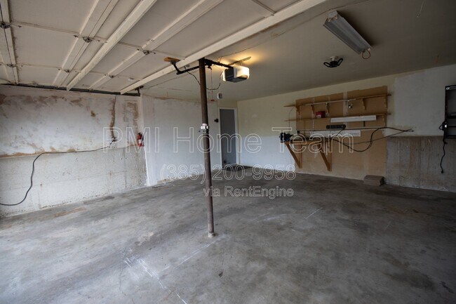 Building Photo - 1312 Roger Cir