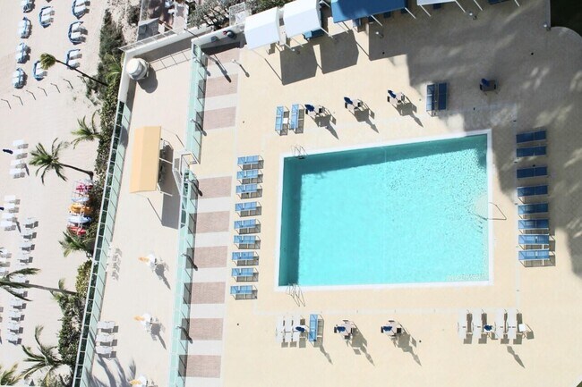 Building Photo - 3900 Galt Ocean Dr