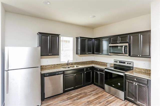 Building Photo - 536 London Dr