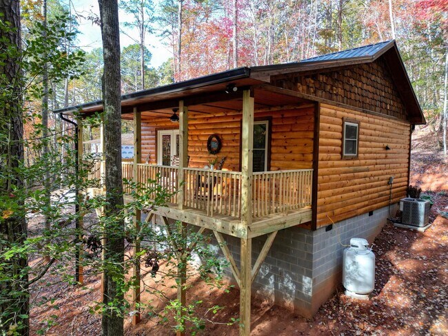 Building Photo - 60 Deer Vly Ln