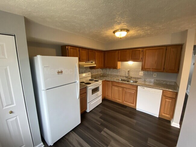 Building Photo - 300 Cross Ridge Ct