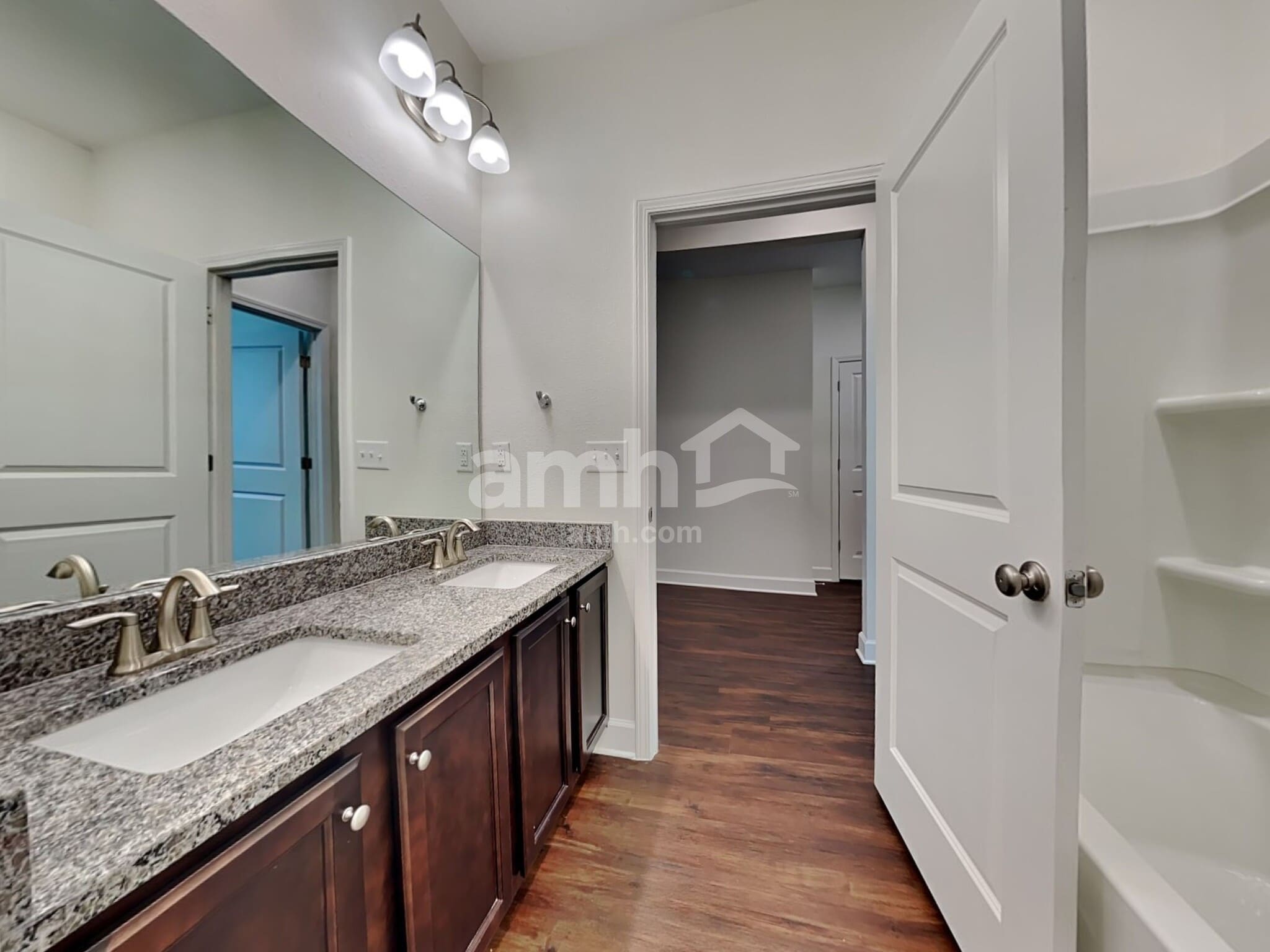 Building Photo - 130 Banyan Frst Dr