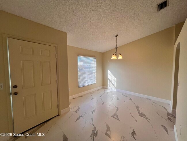 Building Photo - 619 Pampas St NW