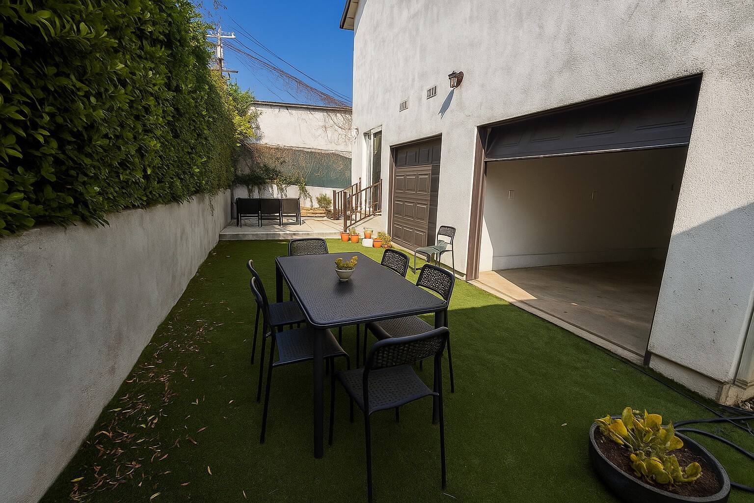 Building Photo - 1309 S Hudson Ave