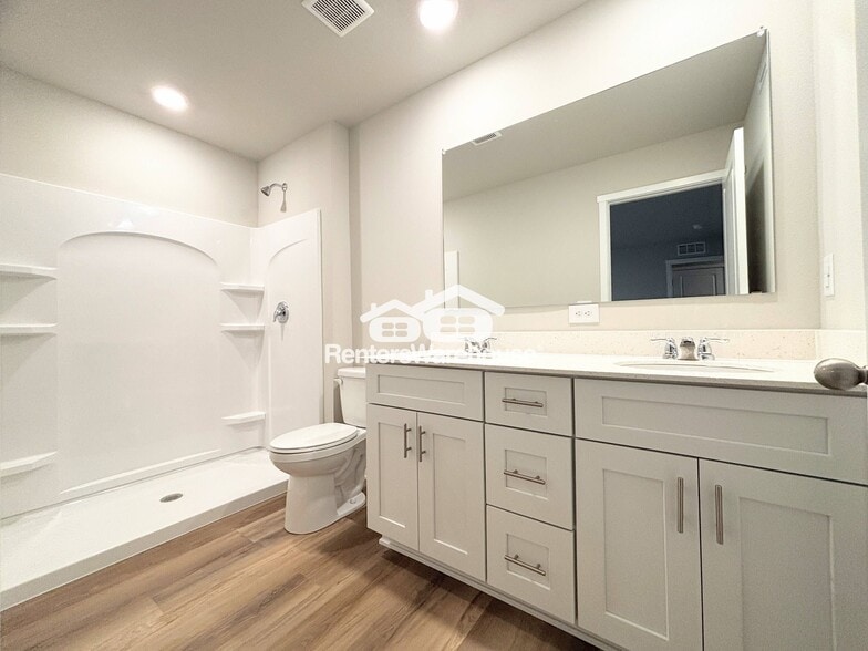 Building Photo - 2374 SE Callista Ave