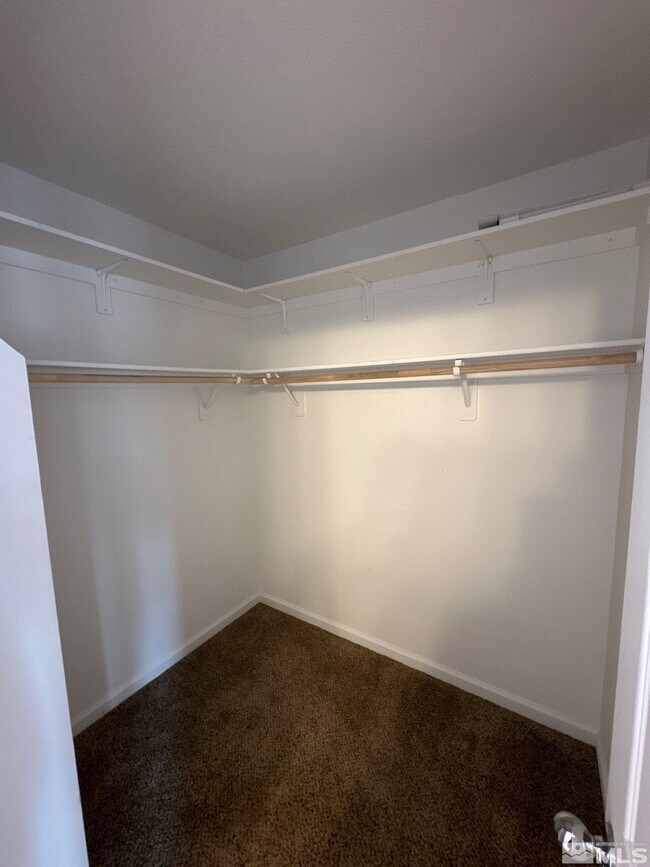 Building Photo - 3994 Dominus Dr