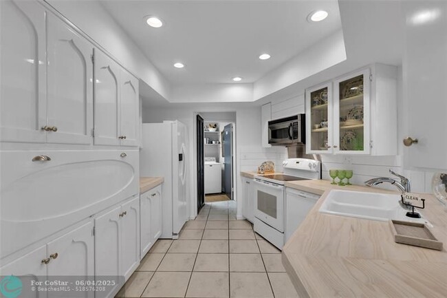 Building Photo - 4412 NE 21st Ave