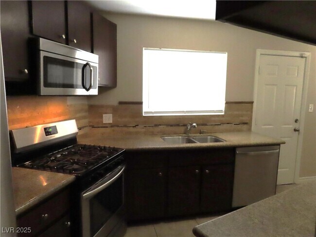 Building Photo - 5071 Orinda Ave