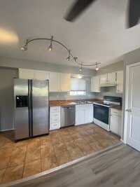 Building Photo - 2030 W Yampa St