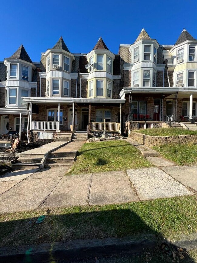 Building Photo - 1339 Good St