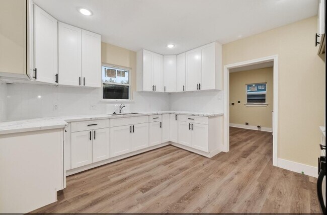 Building Photo - 2725 Avenue F