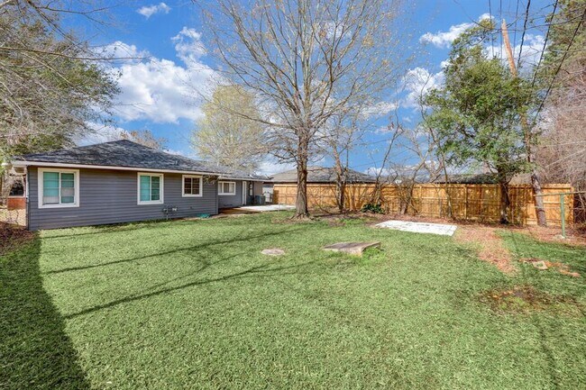 Primary Photo - 5511 Beekman Rd