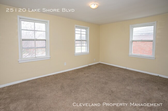 Building Photo - Solid Brick Duplex