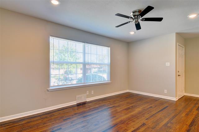 Building Photo - 3700 Jeanette Dr