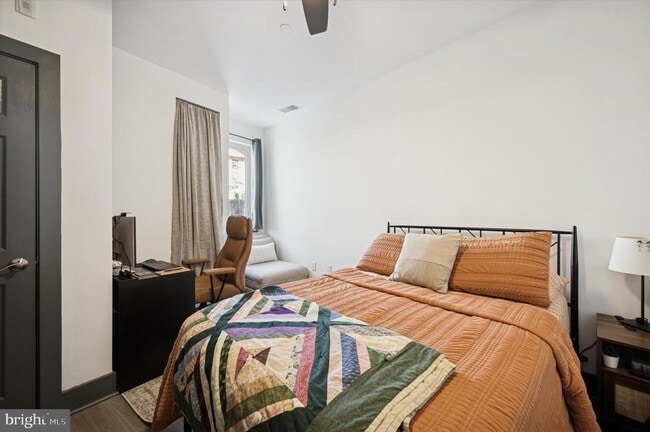 Building Photo - 124 Levering St