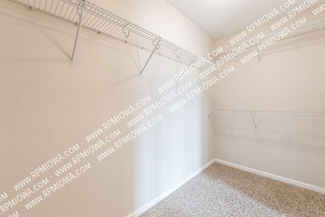 Building Photo - 9145 Greenspire Dr