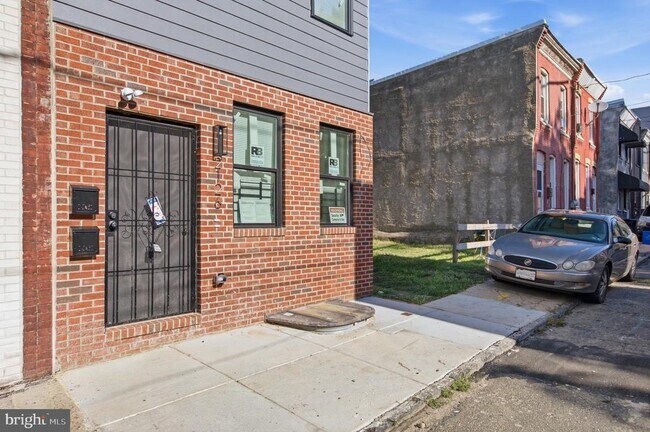Building Photo - 2126 N Percy St