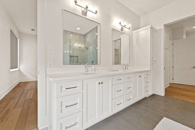 Building Photo - Fully Furnished in Argenta!