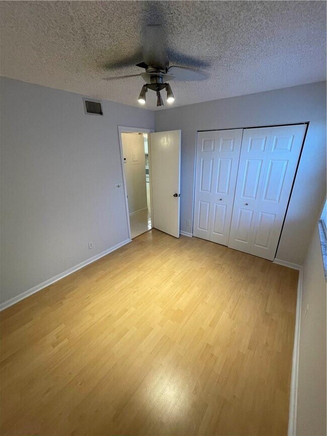 Building Photo - 3546 N University Dr