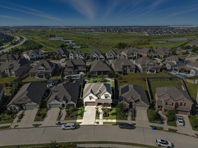 Building Photo - 15011 Old Horseshoe Lake Dr