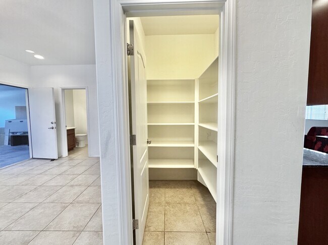 Building Photo - 10037 White Mulberry Dr