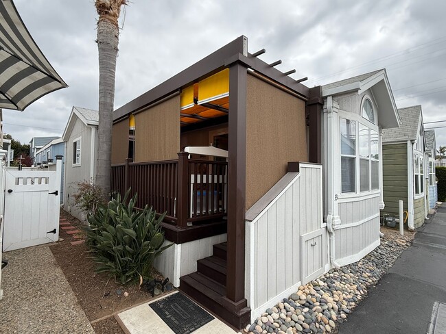 Building Photo - Charming Bungalow by the Beach in Leucadia!
