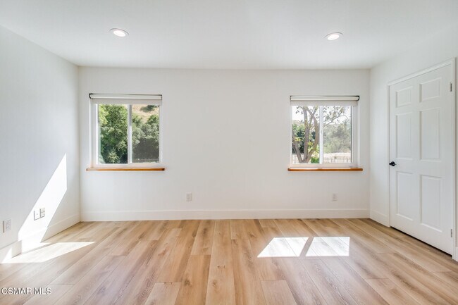 Building Photo - 6823 Castle Peak Dr