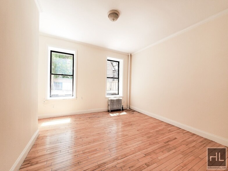 Primary Photo - 2 AVENUE